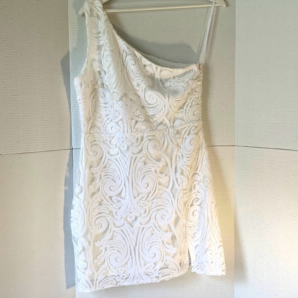 Lulús evening cocktail dress